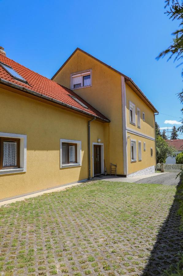 Villa Grande Heviz Bagian luar foto